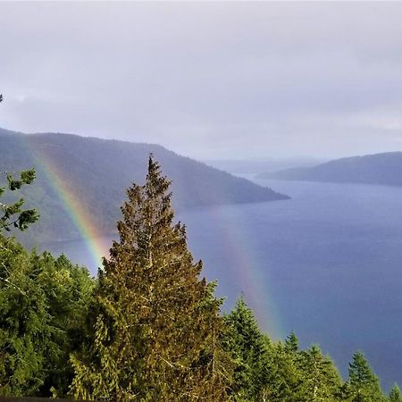 Moon Water Lodge Malahat Extérieur photo