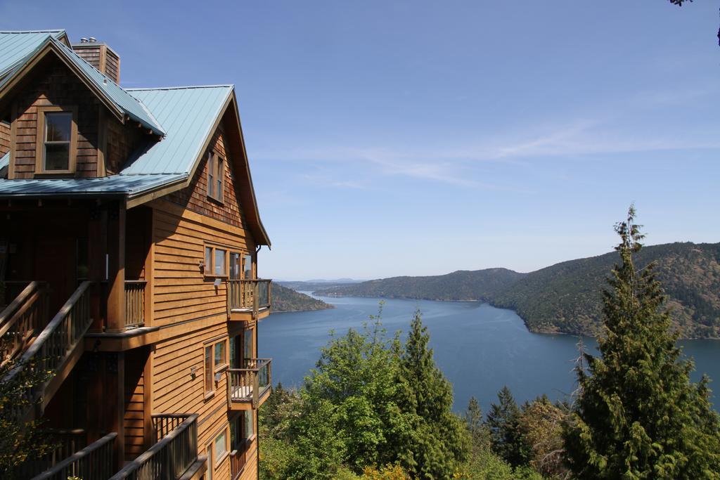 Moon Water Lodge Malahat Extérieur photo