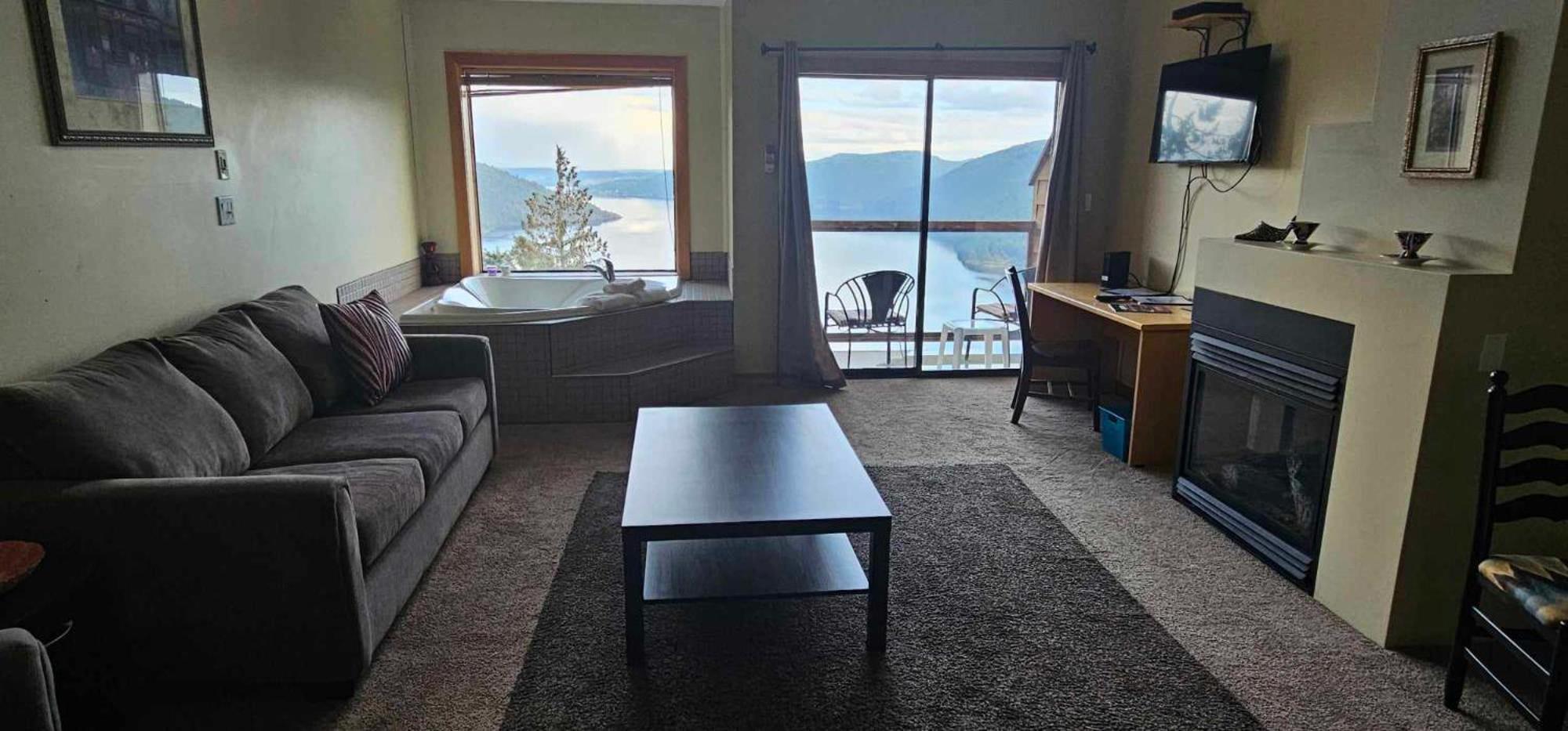 Moon Water Lodge Malahat Extérieur photo