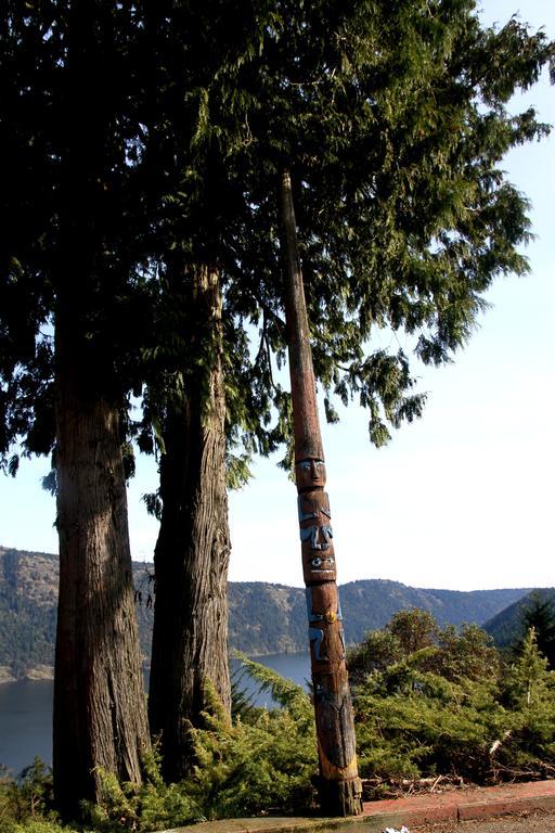 Moon Water Lodge Malahat Extérieur photo