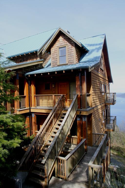 Moon Water Lodge Malahat Extérieur photo
